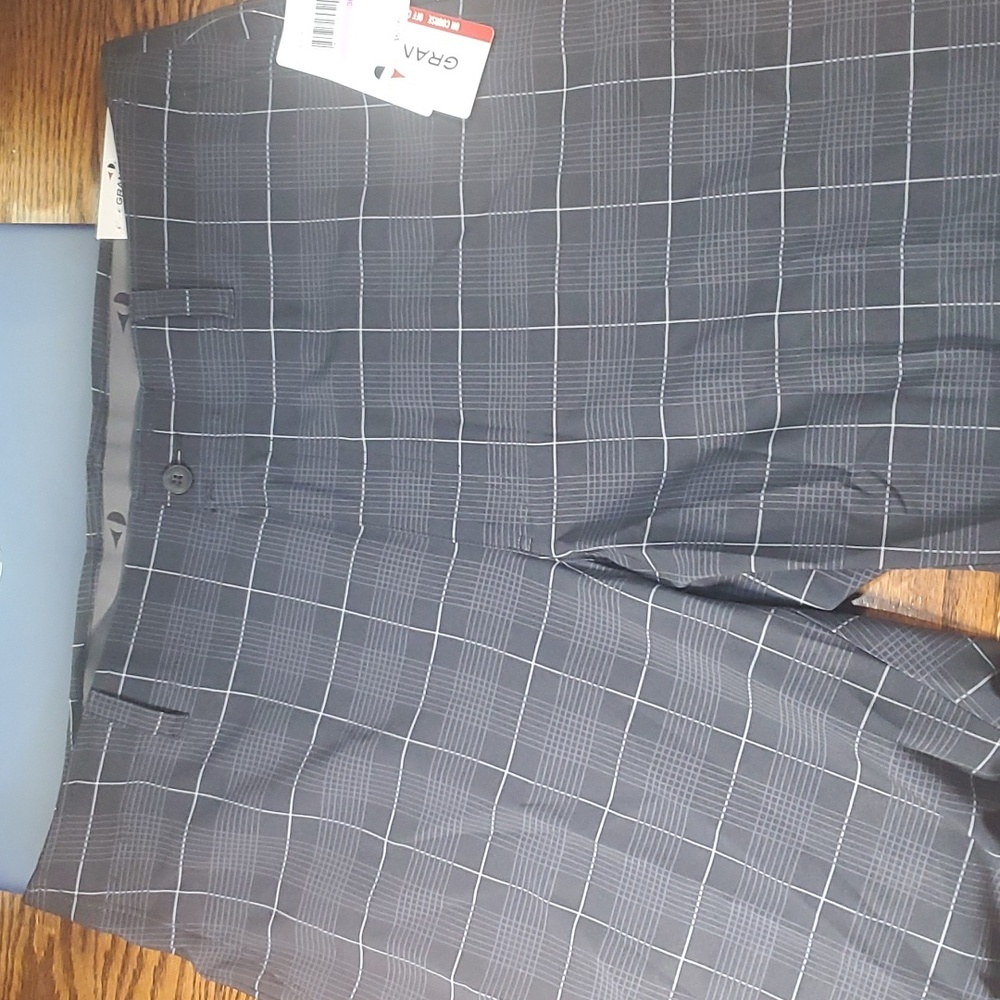 Mens size 38 golf shorts